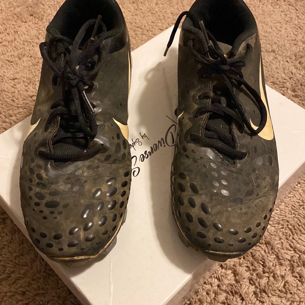 Nike softball cleats